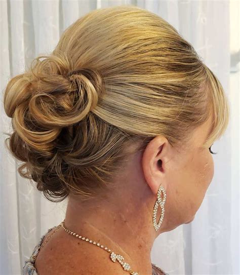 Stunning Wedding Hairstyles For Medium Hair Mother Of Bride With Simple Style