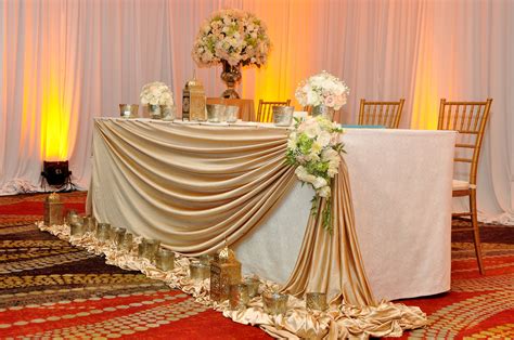 The headtable set for Ayanthi's and Asela's wedding at Oak Room