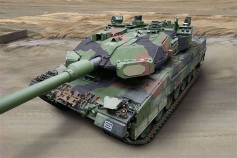 weight of leopard tank