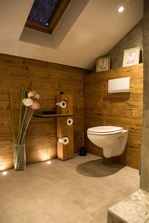 Wieviel Holz verträgt unser Badezimmer? Servus