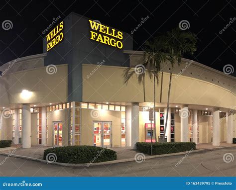 Former Wells Fargo New Port Richey FOR SALE Price Reduced! Retail