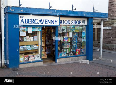 welsh town famous for bookshop history