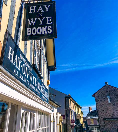 welsh town famous for bookshops reviews