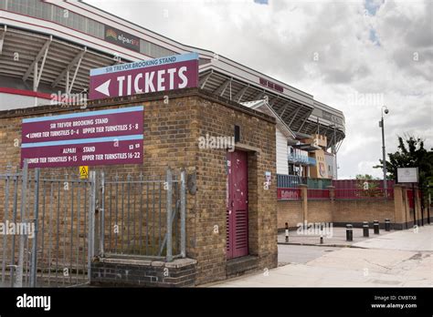 west ham united ticket office opening times