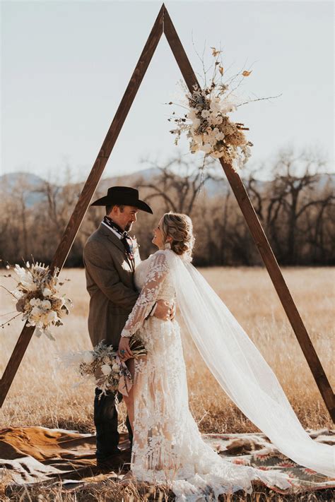 16 Rustic Country Wedding Ideas to Shine in 2020 WeddingInclude