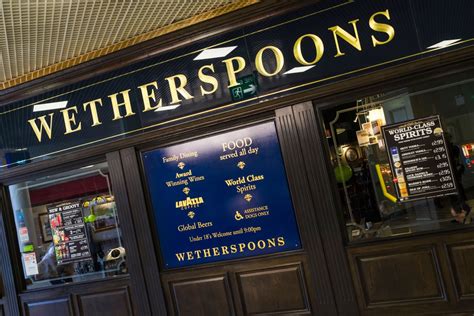 wetherspoons new year opening times