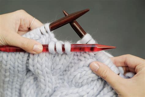 10 tools to use for cable knitting if you don’t have a