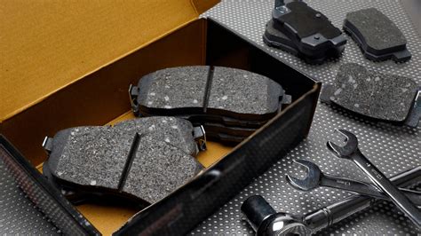 Ceramic Vs Semimetallic Brake Pads (What’s The Difference?) The