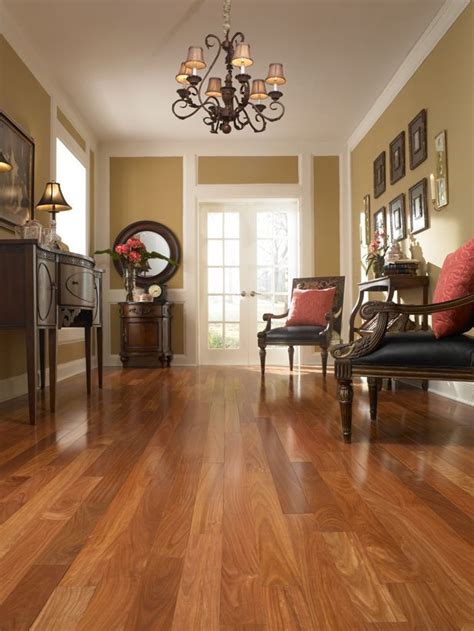 What Color Furniture Goes with Light Hardwood Floors?