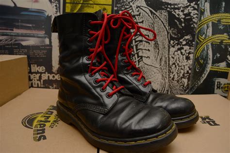What Do Green Laces Mean in Doc Martens? What Box Game