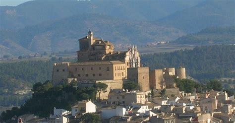 The Cross of Caravaca Nobility and Analogous Traditional Elites