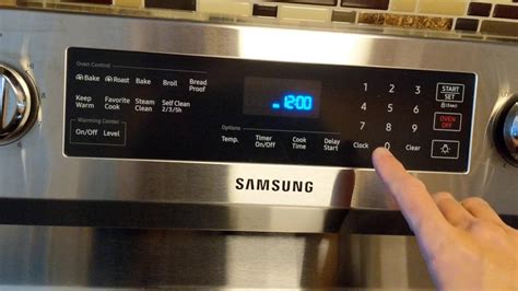 Samsung 30 in. 5.8 cu. ft. Dual Door Gas Range Double Oven with Self