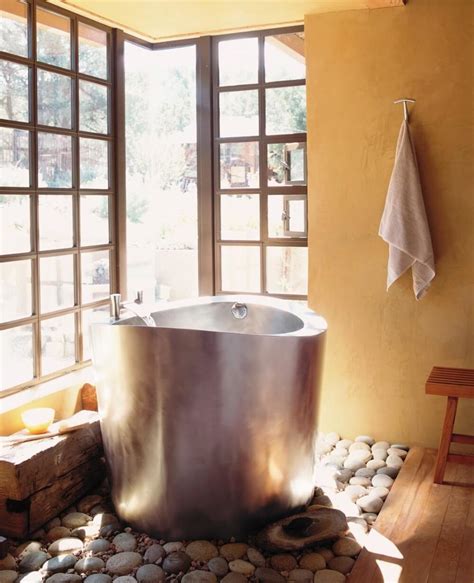 What is a Japanese Soaking Tub?