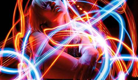 What Is Neon Light Photography How To Take ? Portrait Tips For