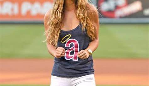 What To Wear To A Mlb Game