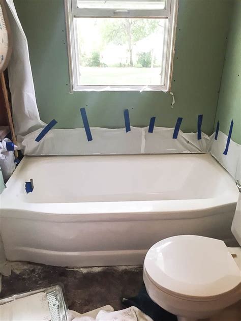 How To Paint a Bathtub Repainting bathtub, Bathtub, Bathroom design