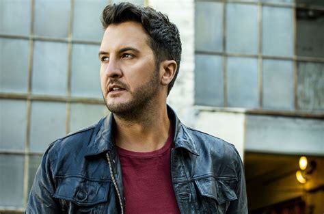 what's going on with luke bryan