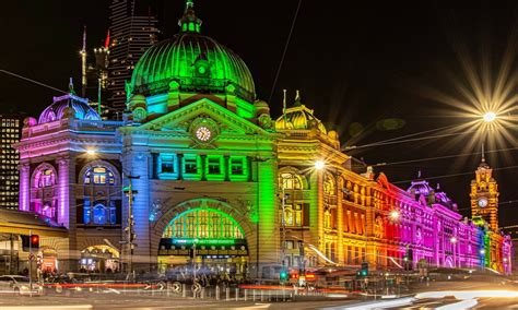 what's on in melbourne friday night