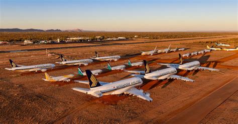 what airlines fly to alice springs