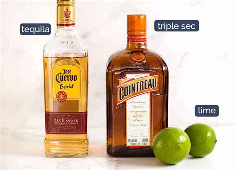 what alcohol goes into a margarita