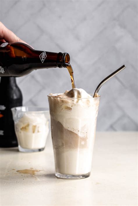 what alcohol to put in root beer float