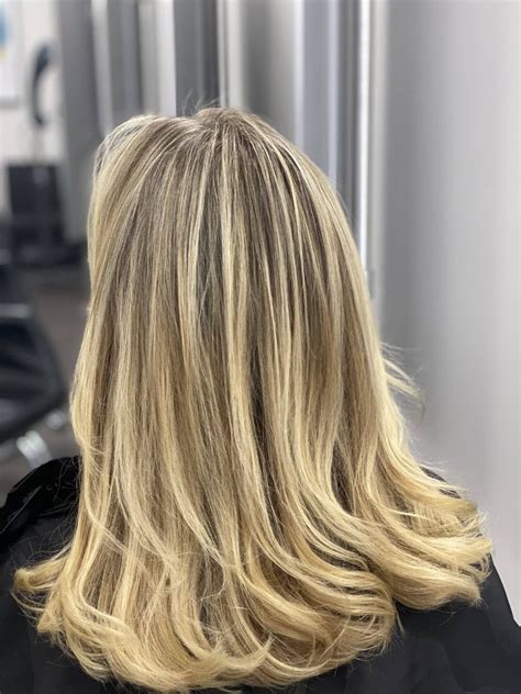 What Are Foil Highlights