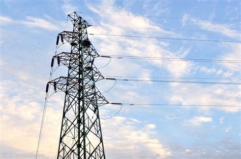 What Are Overhead Cables