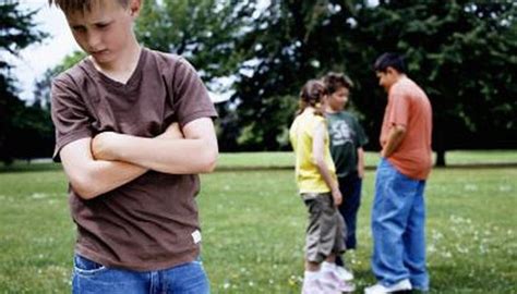 what are poor social skills in autism