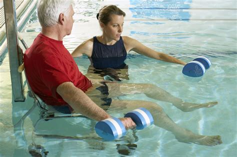 what are the benefits of aquatic therapy