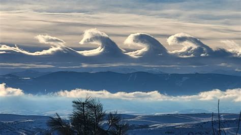 What Are Wave Clouds Called