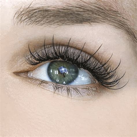 What Are Wispy Lash Extensions