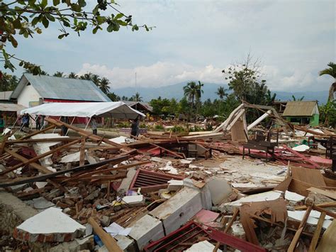 what caused the sulawesi earthquake 2018