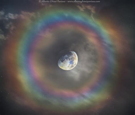 Moon with rainbow Incredible picture shows moon with