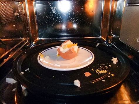 What Causes Eggs To Explode In Microwave