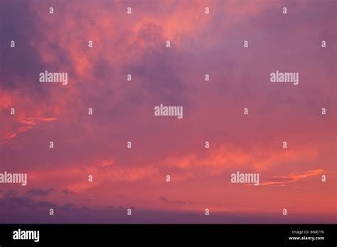 What Causes Pink Clouds At Sunset