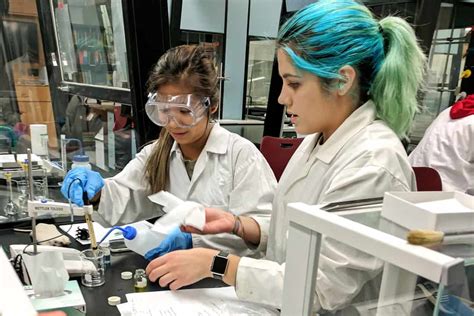 what classes should you take for forensic science