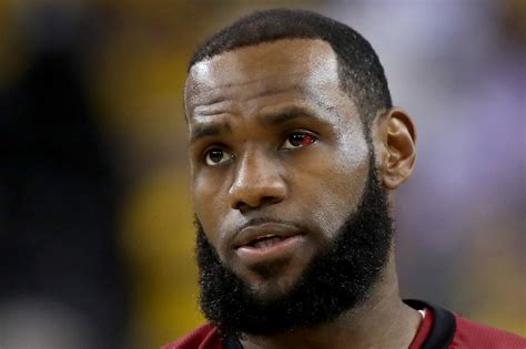 what color is lebron james eyes
