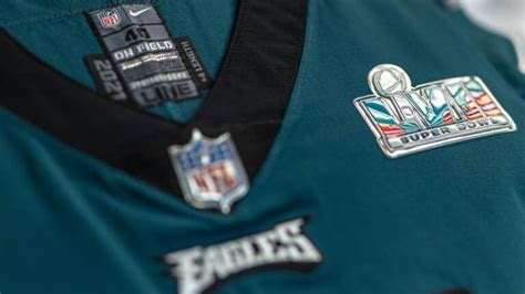 what color jersey are the eagles wearing