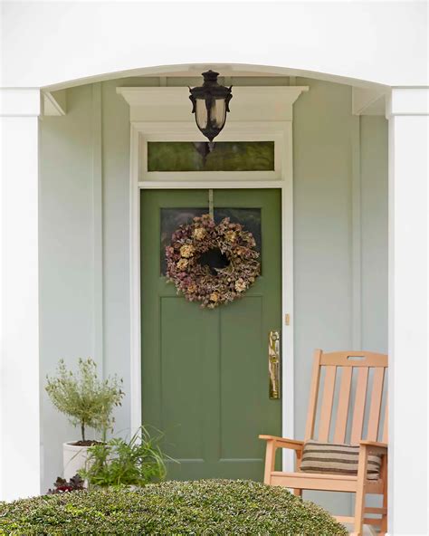 What Color To Paint Front Door With Green Siding