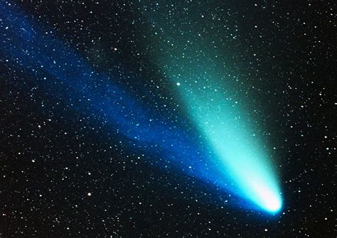 what colour is a comet