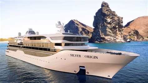 what cruise ships go to galapagos islands
