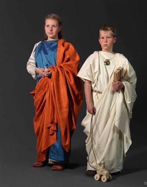 what did children wear in ancient rome