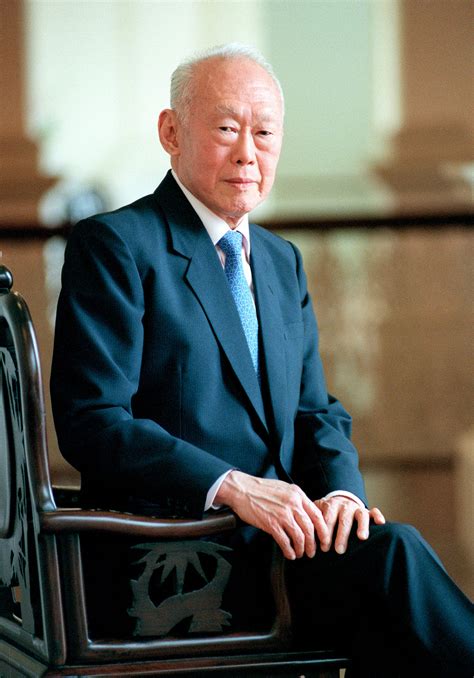 what did mr lee kuan yew do for singapore
