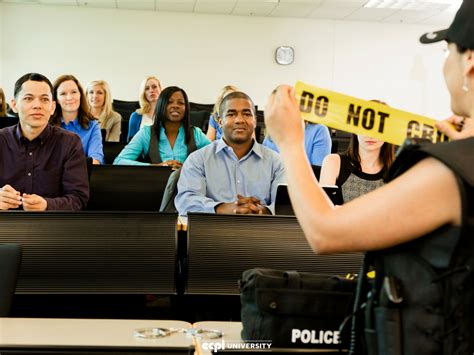 what do detectives study in university