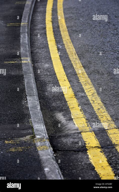 What Do Double Yellow Lines Indicate