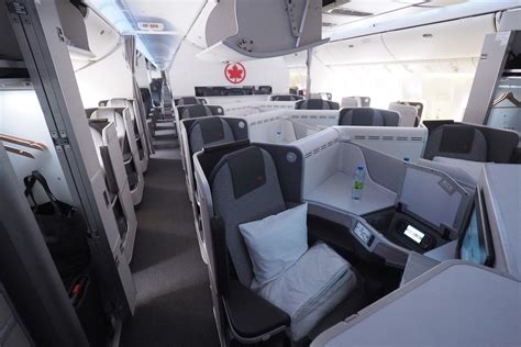 what do first class seats look like on air canada