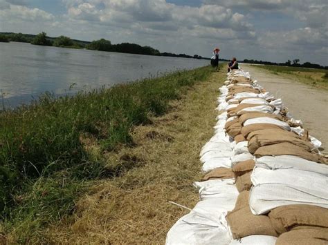 What Do Sandbags Do In A Flood