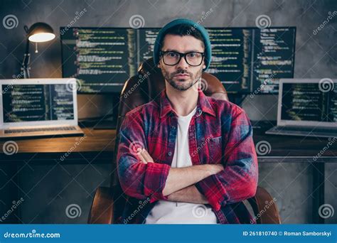 what does a computer programmer wear