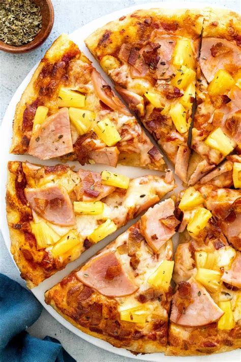 what does a hawaiian pizza have