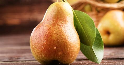 what does a ripe pear look like